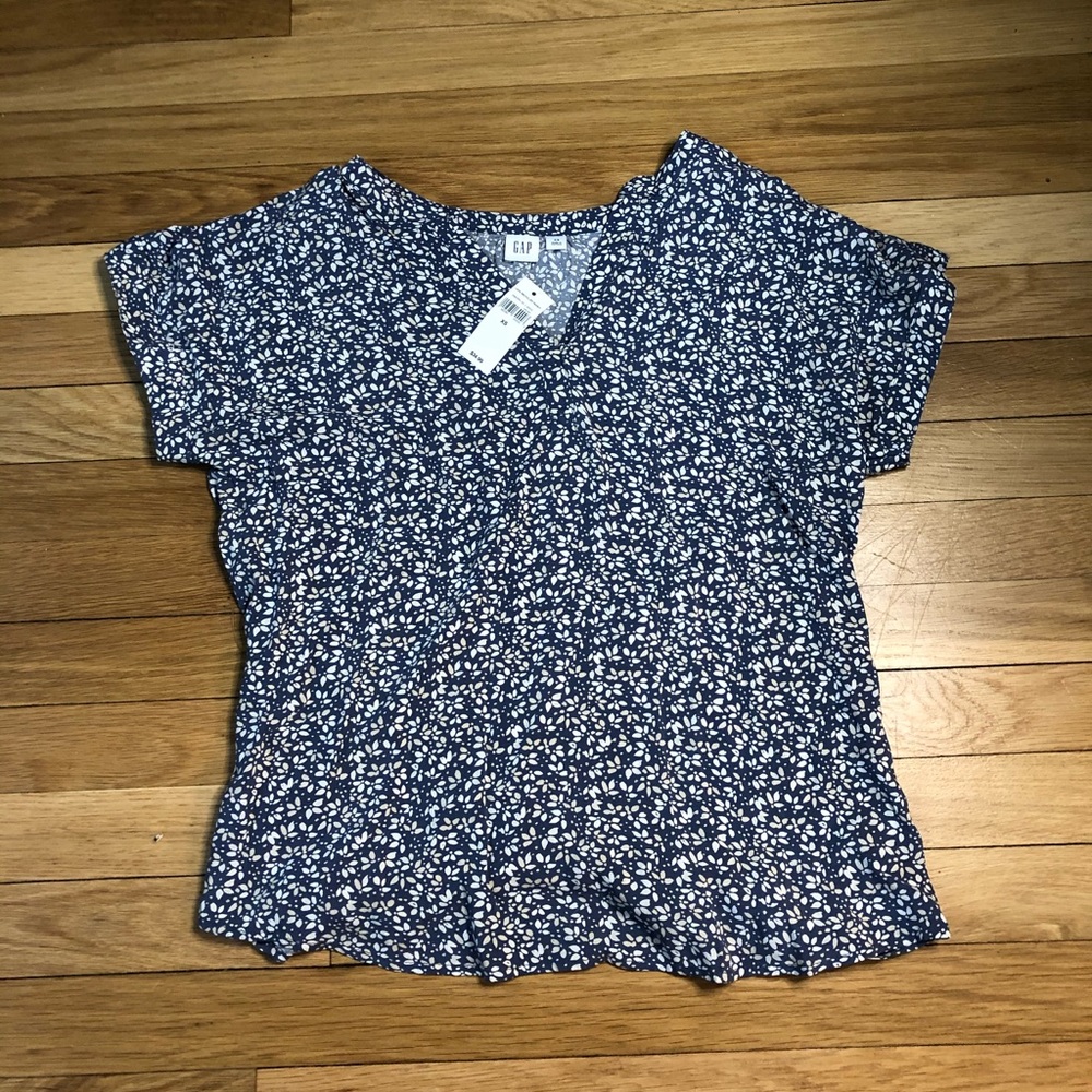 Gap- Size XS blue flowered blouse